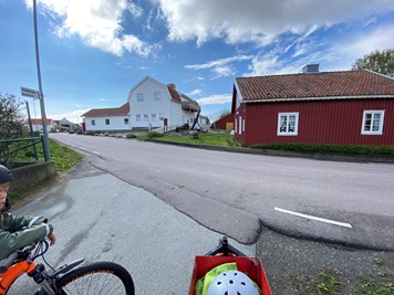 Inget övergångställe villagata, 30 km/h