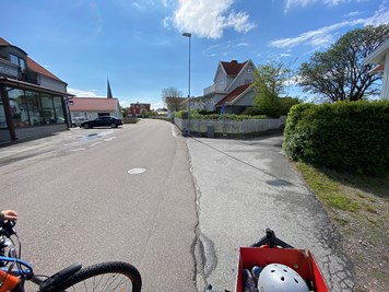 Inget övergångställe villagata, 30 km/h